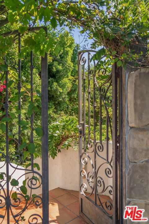 Property Photo: 9146 St Ives Dr CA 90069