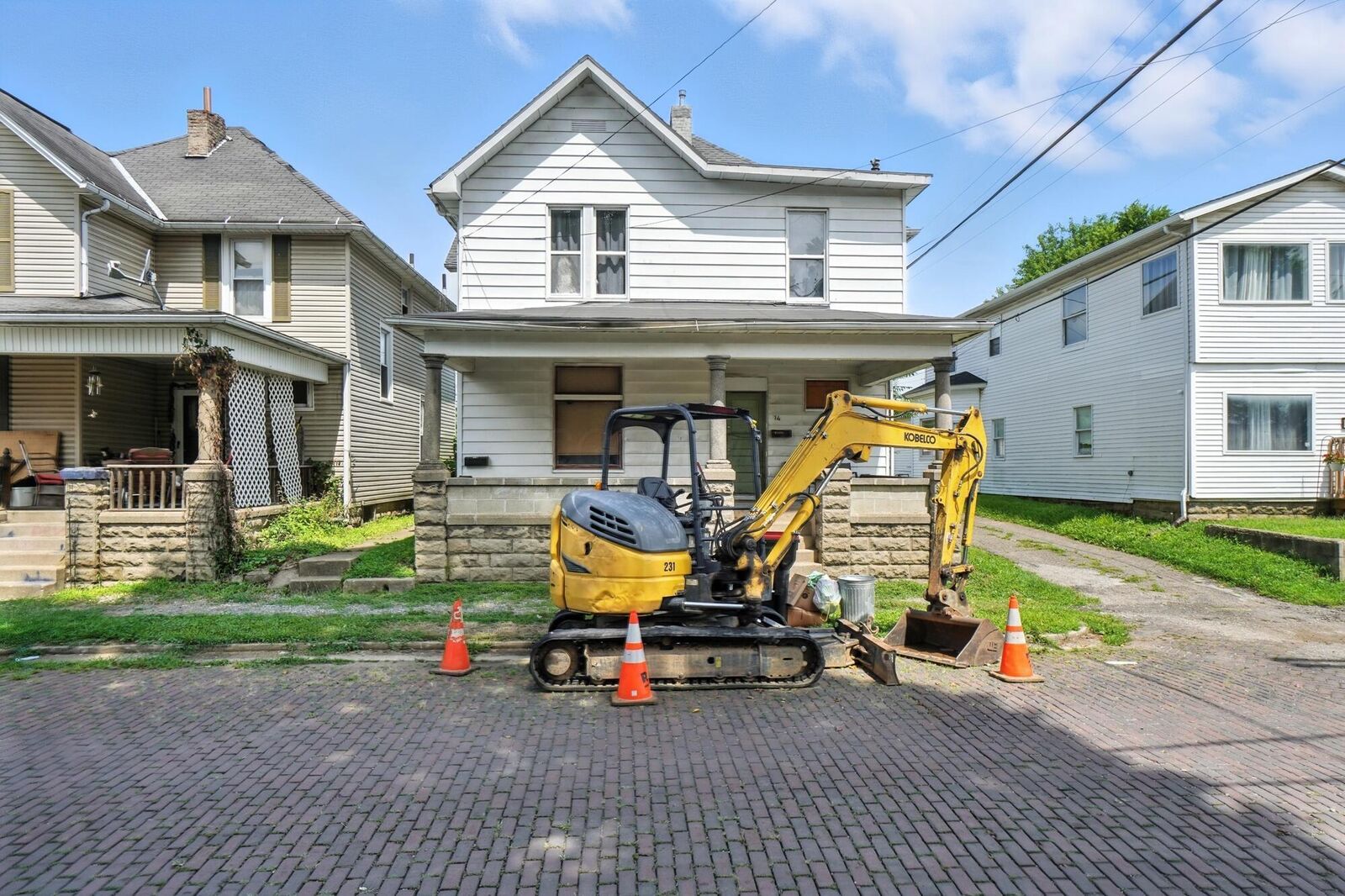 Property Photo: 14-16 E Oak Street OH 43055