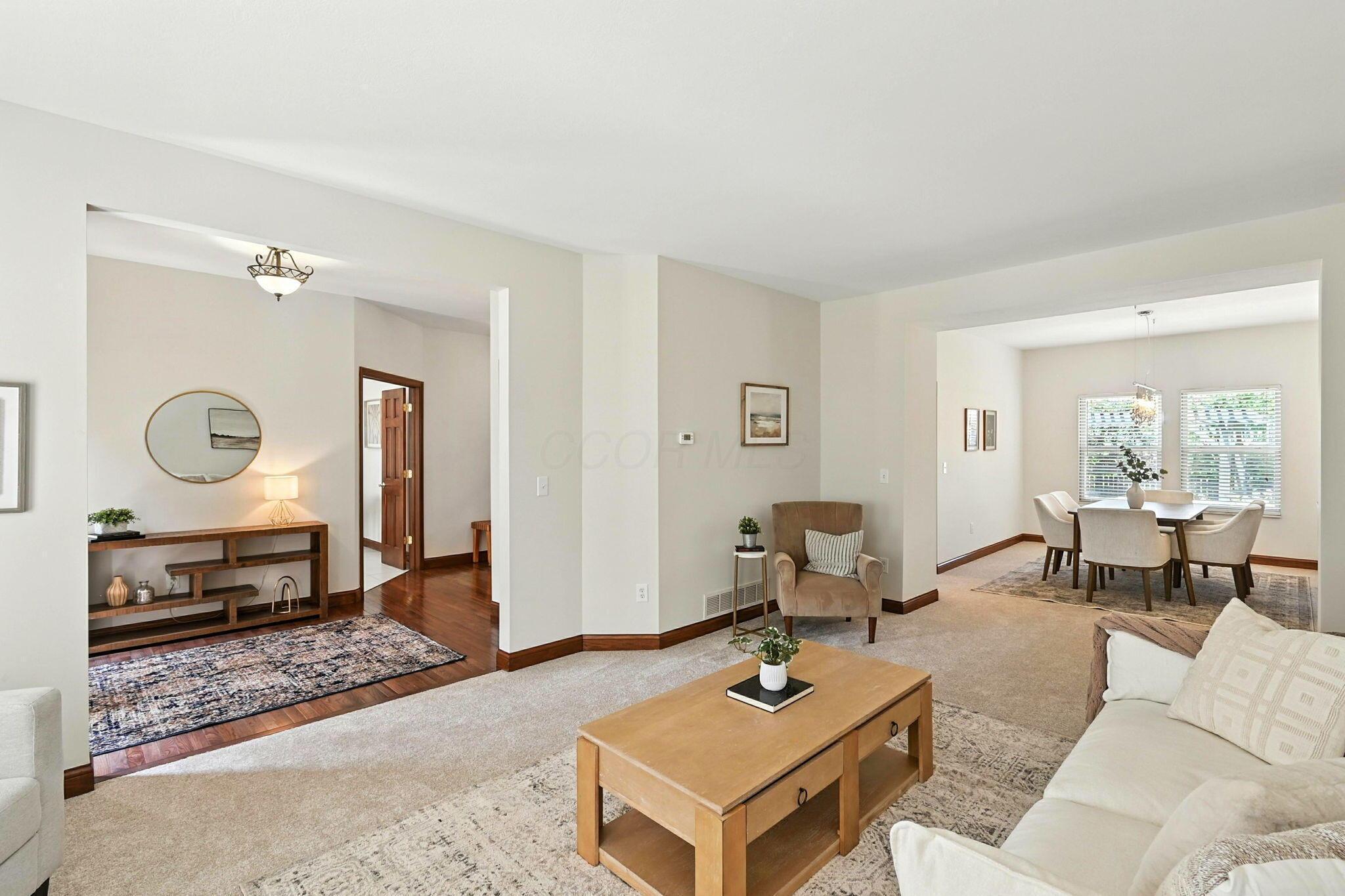 Property Photo: 3083 Landen Farm W Road OH 43026