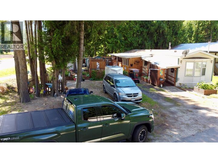 Property Photo: 469 Main Street 11 BC V0E 2V1