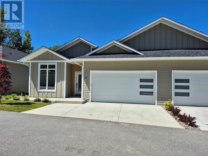 Property Photo:  231 20 Street Northeast 1  BC V1E 2Z7 