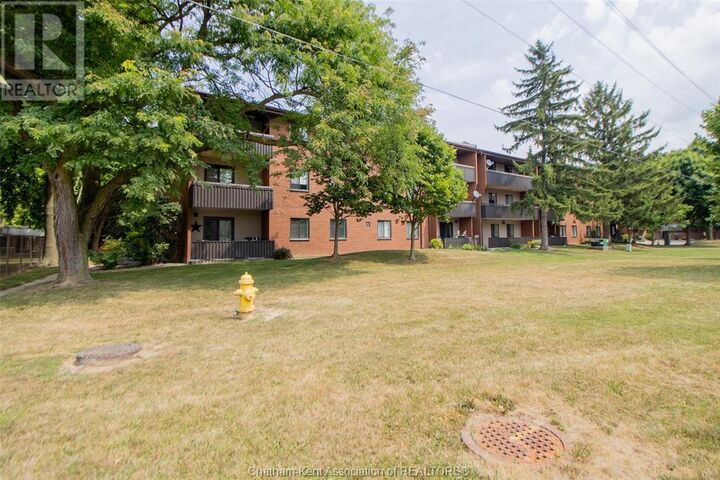 Property Photo: 975 Grand Avenue West 110 ON N7L 4Z6