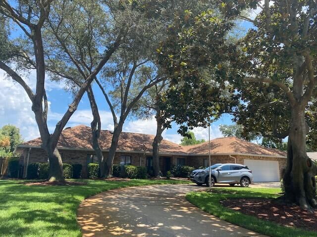 Property Photo:  140 Indian Bayou Drive  FL 32541 