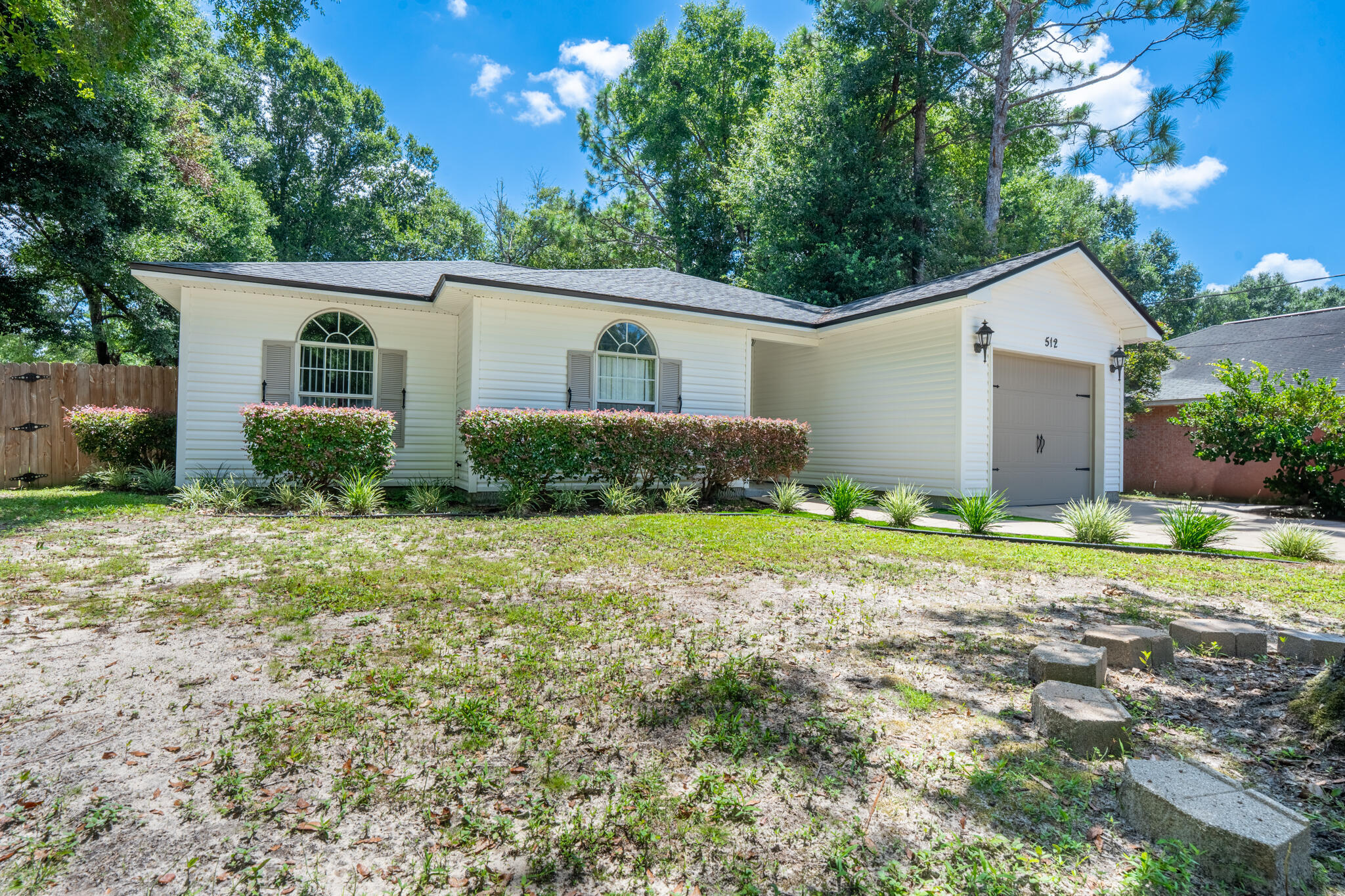 Property Photo:  512 Hyde Park Drive  FL 32539 