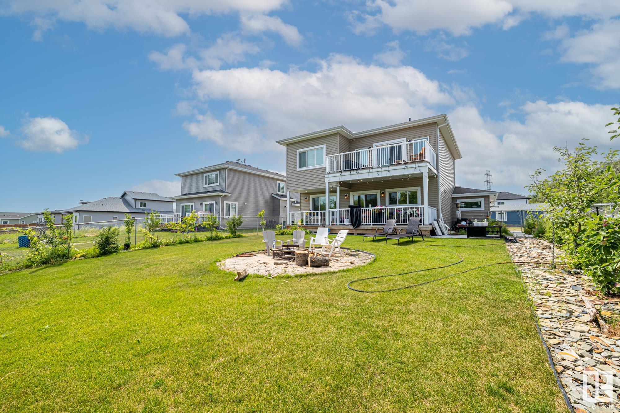 Property Photo: 5225 55 55st AB T0E 2K0