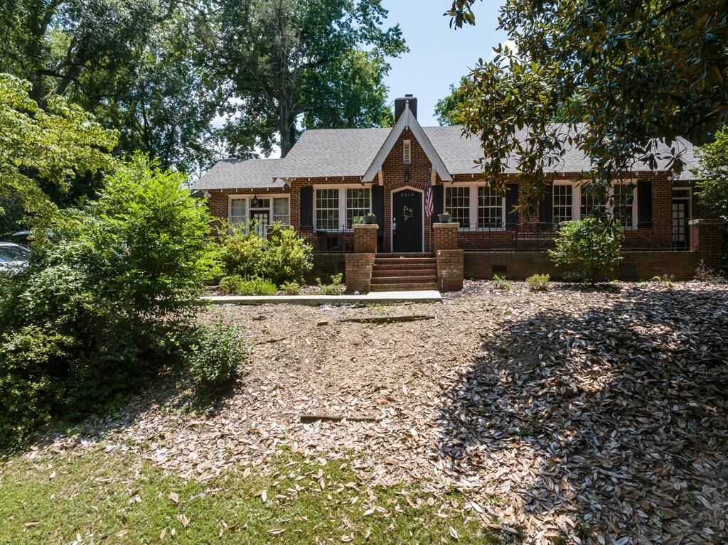 Property Photo:  2016 Poplar Drive  GA 31906