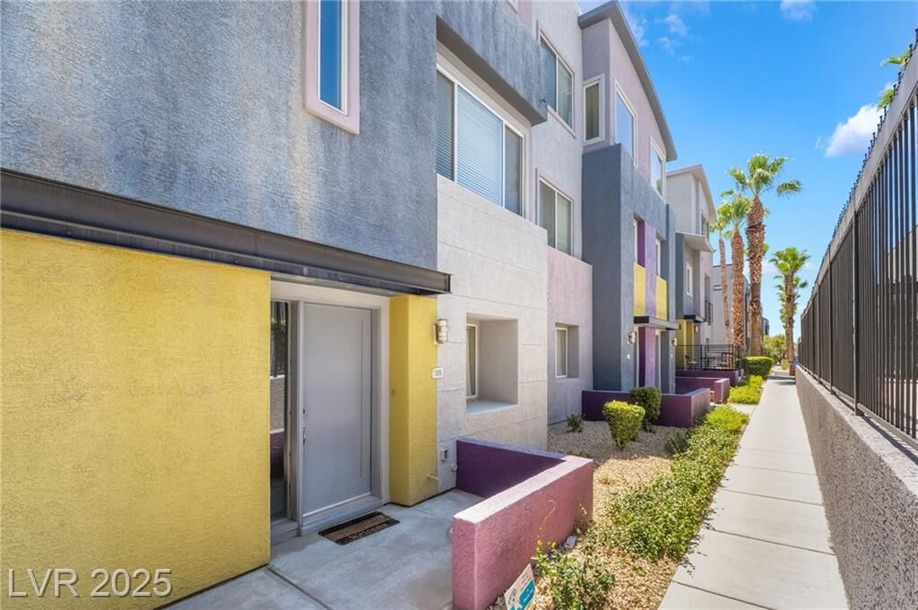 Property Photo:  9050 West Tropicana Avenue 1086  NV 89147 