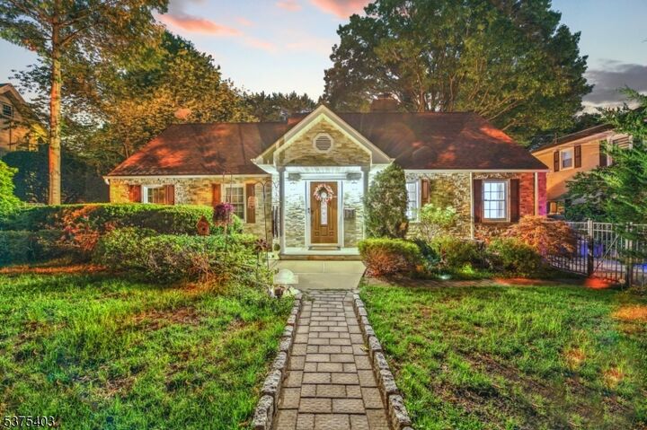 181 Lakeview Ave  Leonia Boro NJ 07605 photo