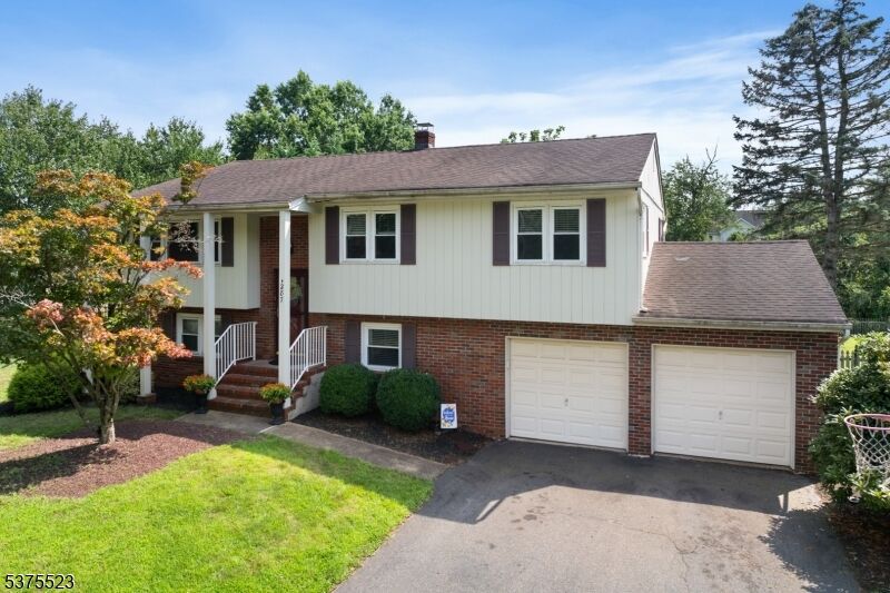 Property Photo:  287 Shelburne Pl  NJ 08844 