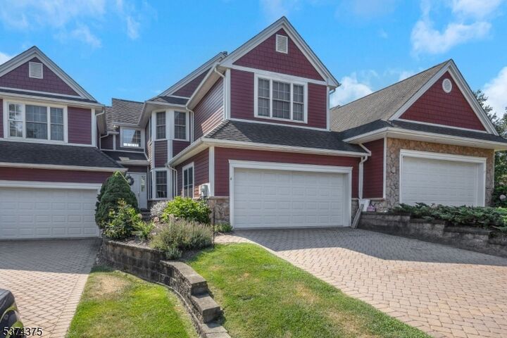 4 Rockhall Ct  Hardyston Twp. NJ 07419 photo