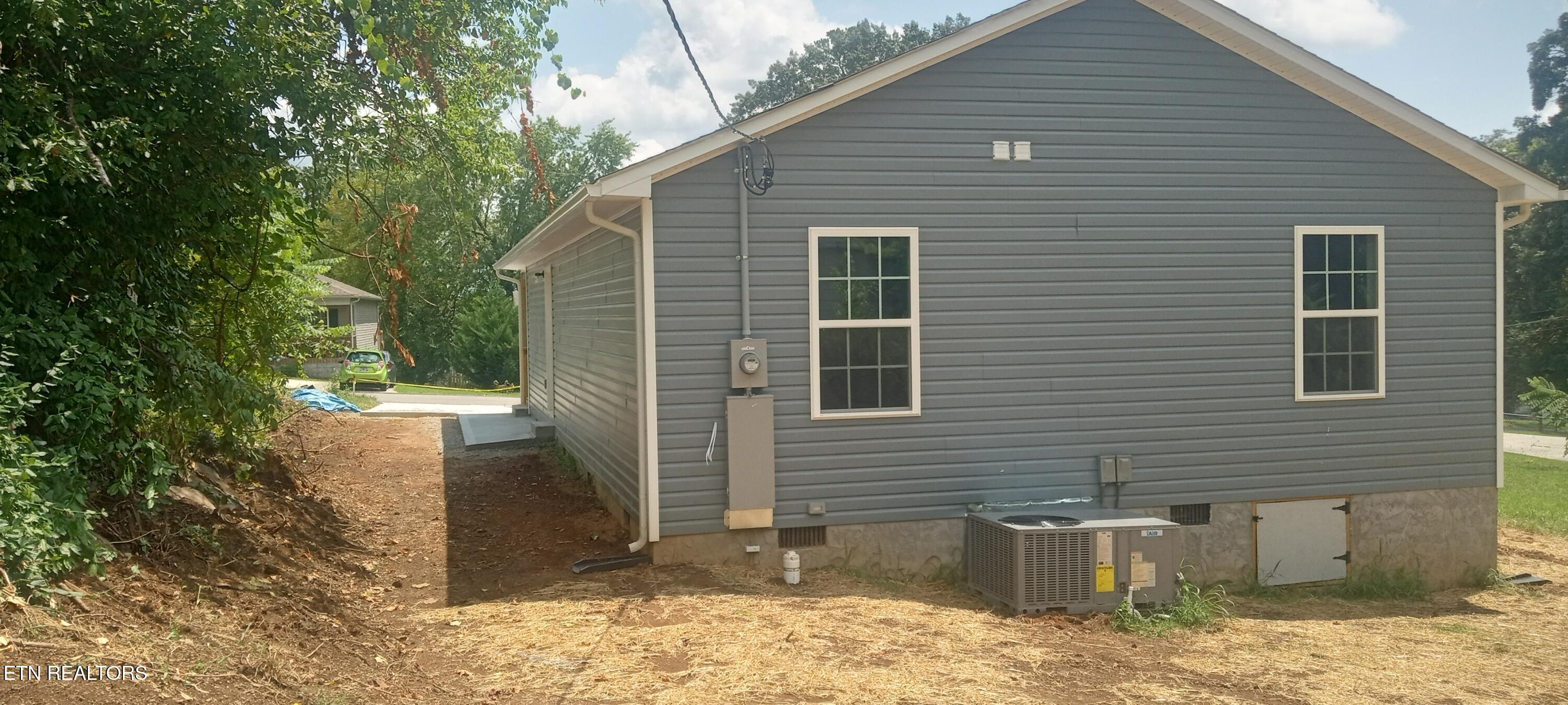 Property Photo: 2615 Carson Ave TN 37917