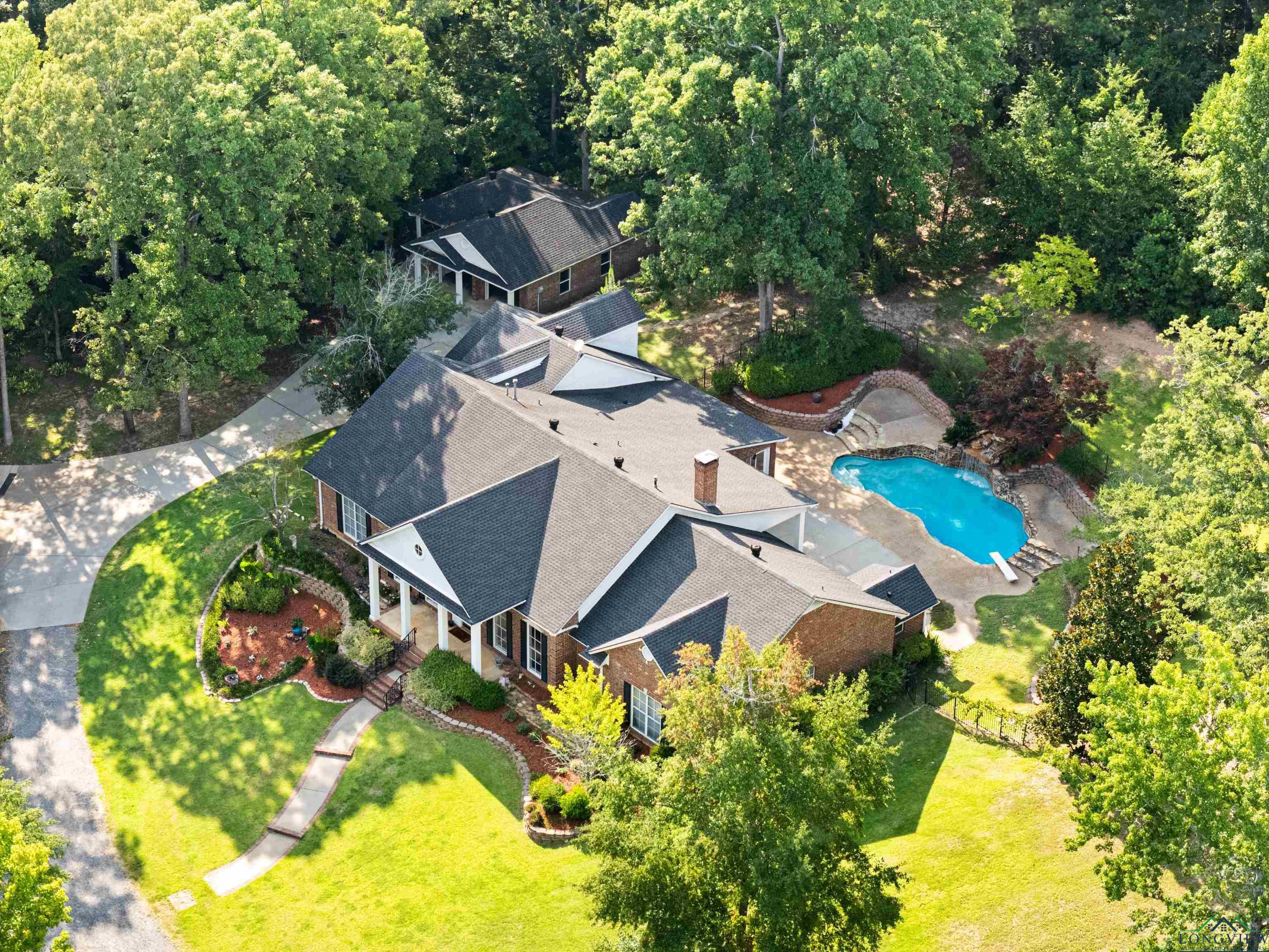 Property Photo: 3201 Crenshaw Street TX 75605