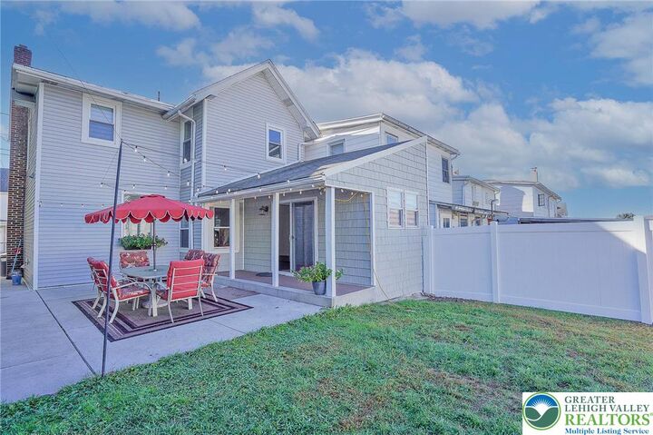 Property Photo:  417 E Union Street  PA 18252 