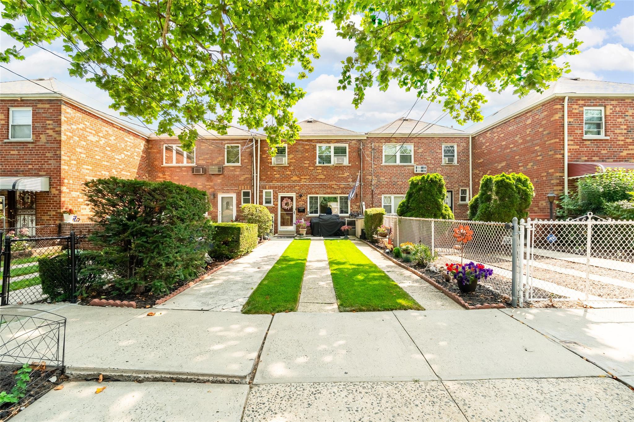 Property Photo:  1156 Fairfax Avenue  NY 10465 