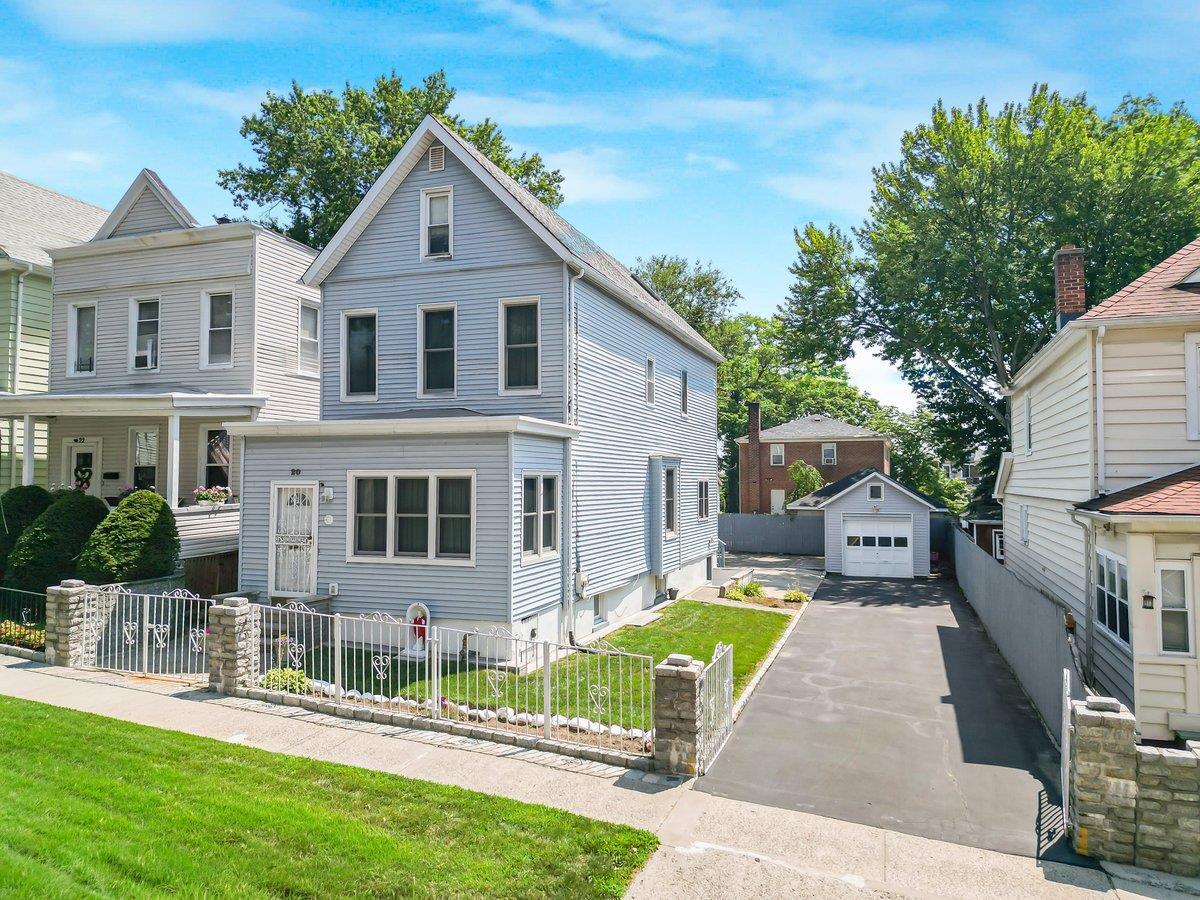 Property Photo:  20 Glover Avenue  NY 10704 