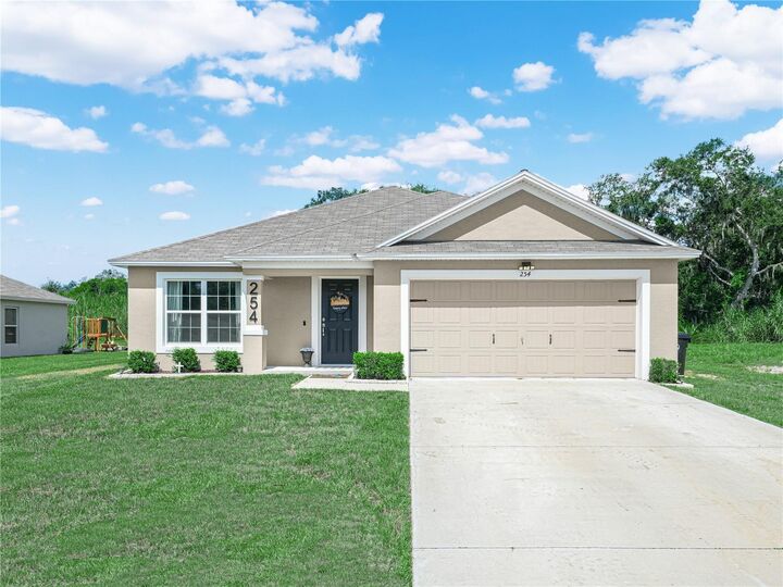 Property Photo: 254 S Lake Avenue FL 33843