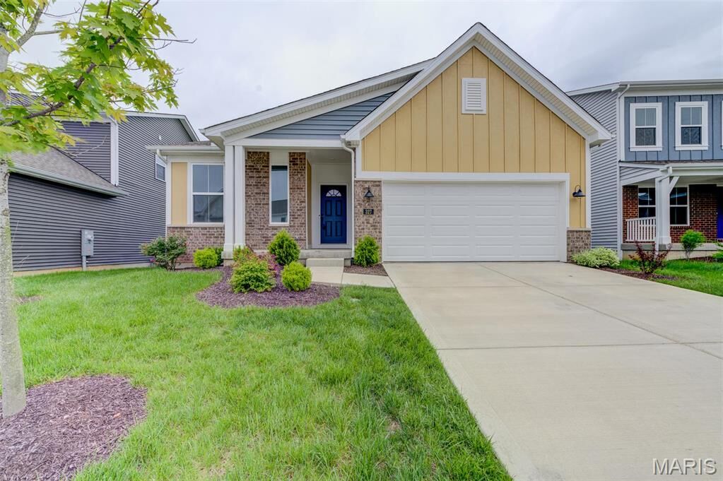 Property Photo:  327 Dalriada Boulevard  MO 63368 