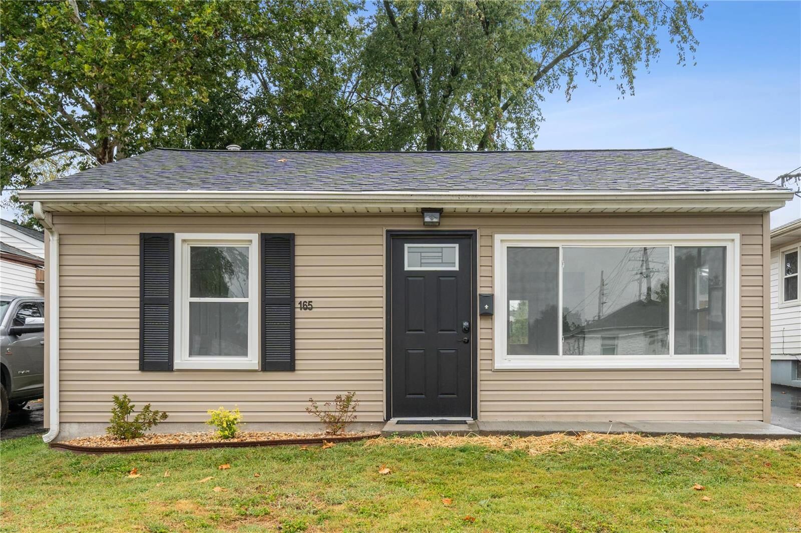 Property Photo: 165 Deane Court MO 63127