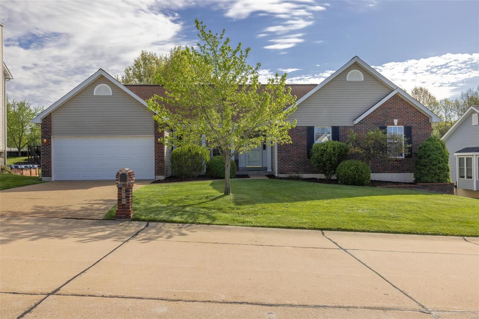 Property Photo:  850 Emerald Place  MO 63304