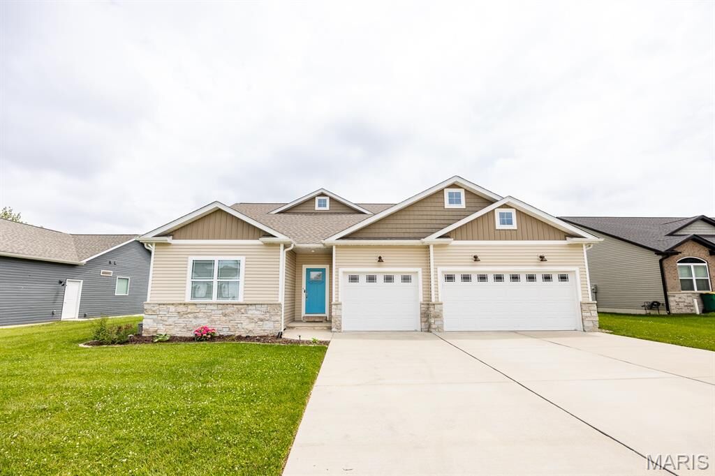 Property Photo:  756 Seagate Drive  IL 62269 