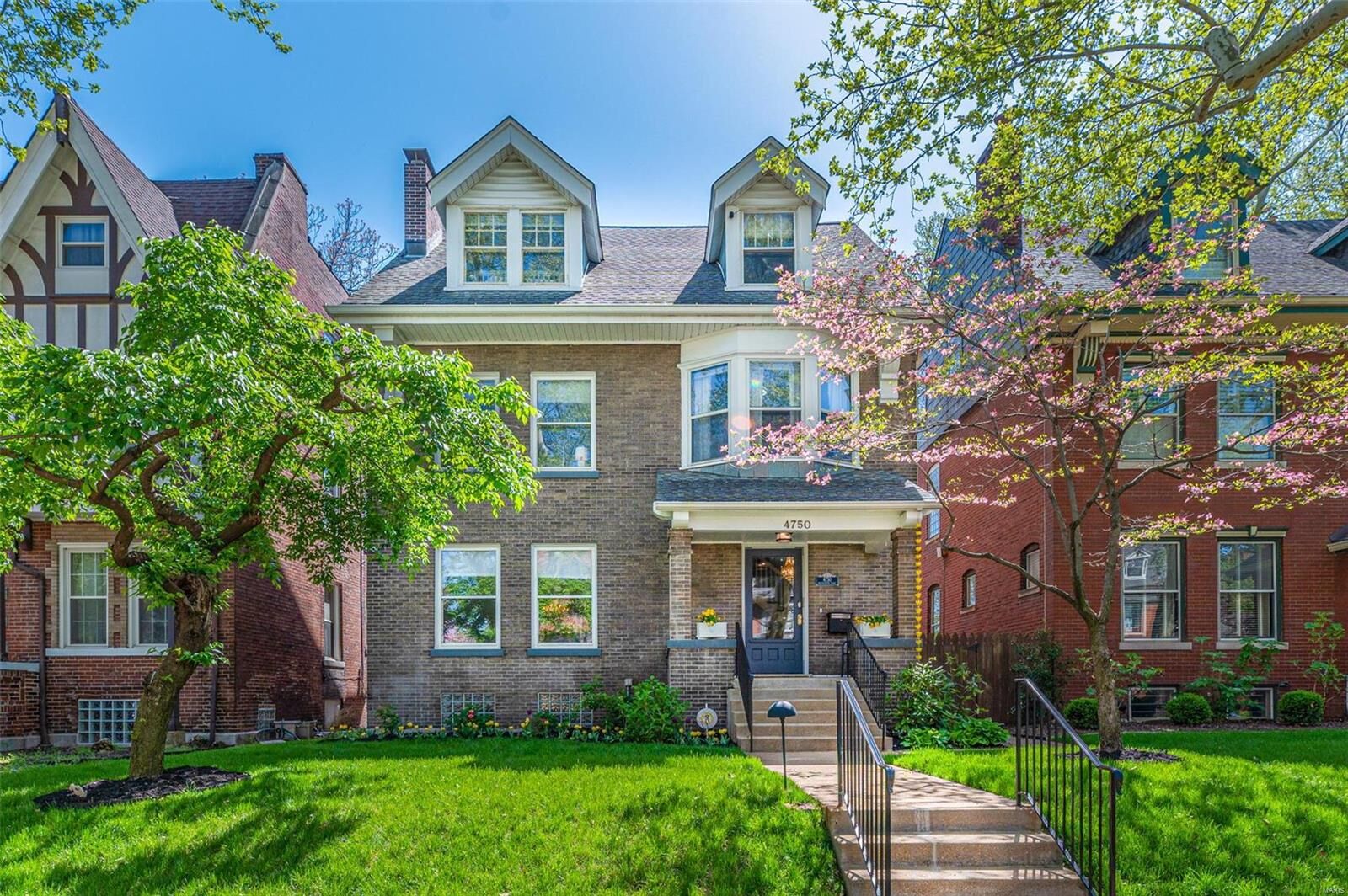 Property Photo: 4750 Westminster Place MO 63108