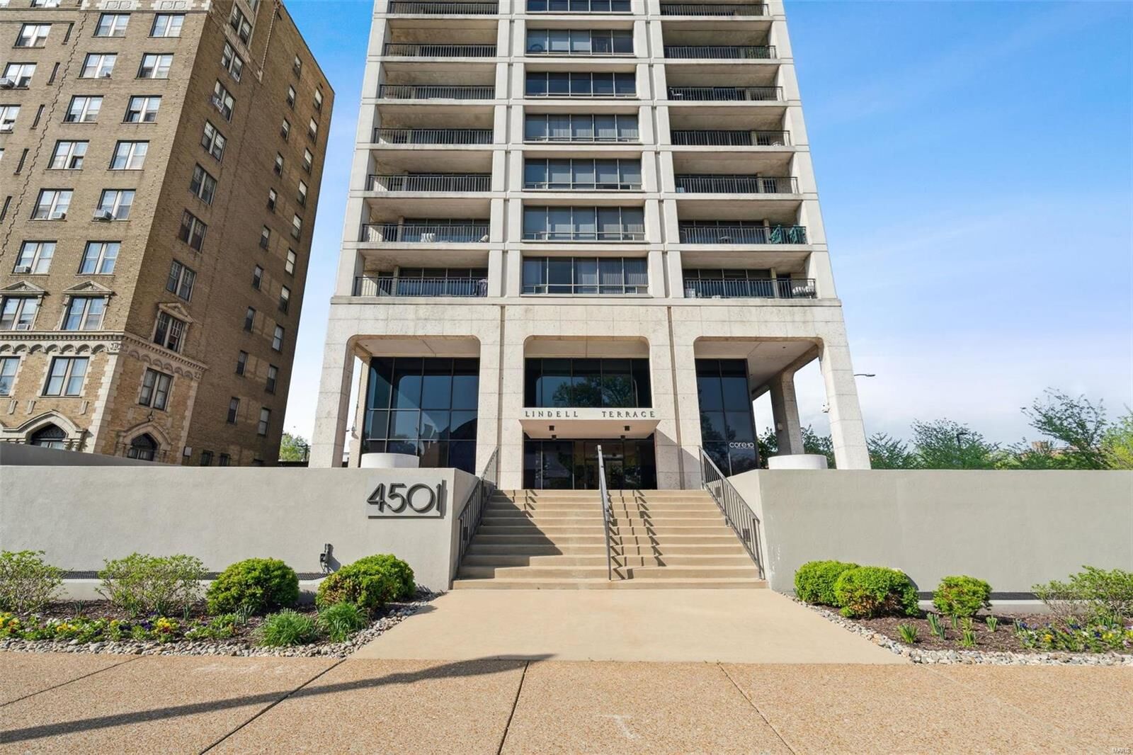 Property Photo: 4501 Lindell Boulevard 12H MO 63108