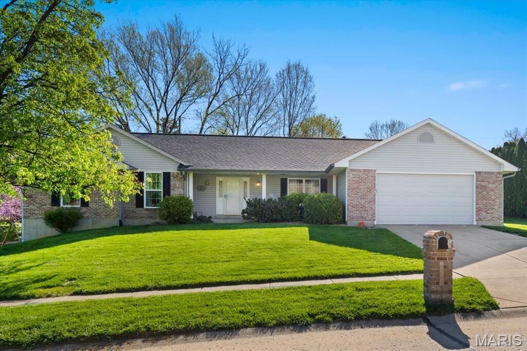 Property Photo:  902 Carolyn Jean Drive  MO 63366 