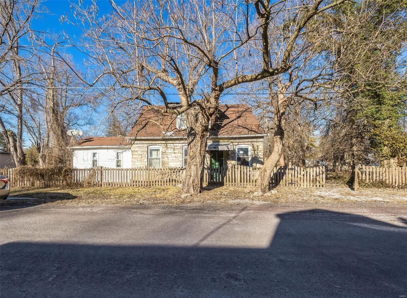 Property Photo:  719 W Monroe Street  IL 62220 