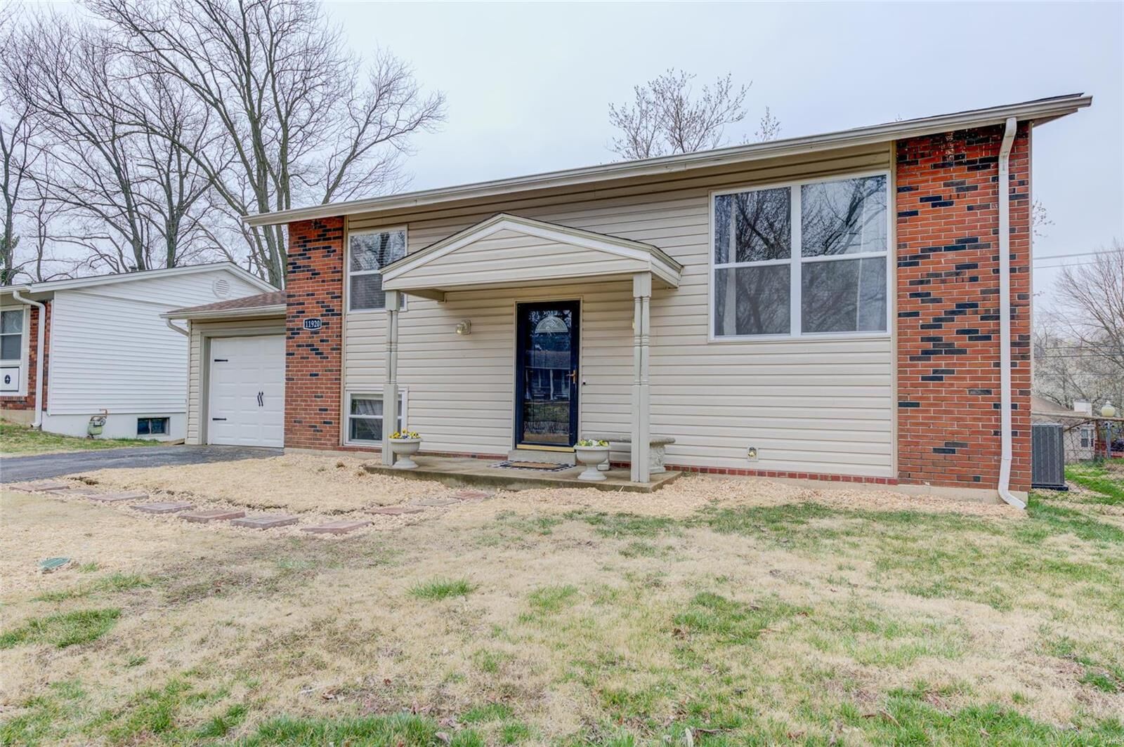 Property Photo: 11920 Glenpark Drive MO 63043