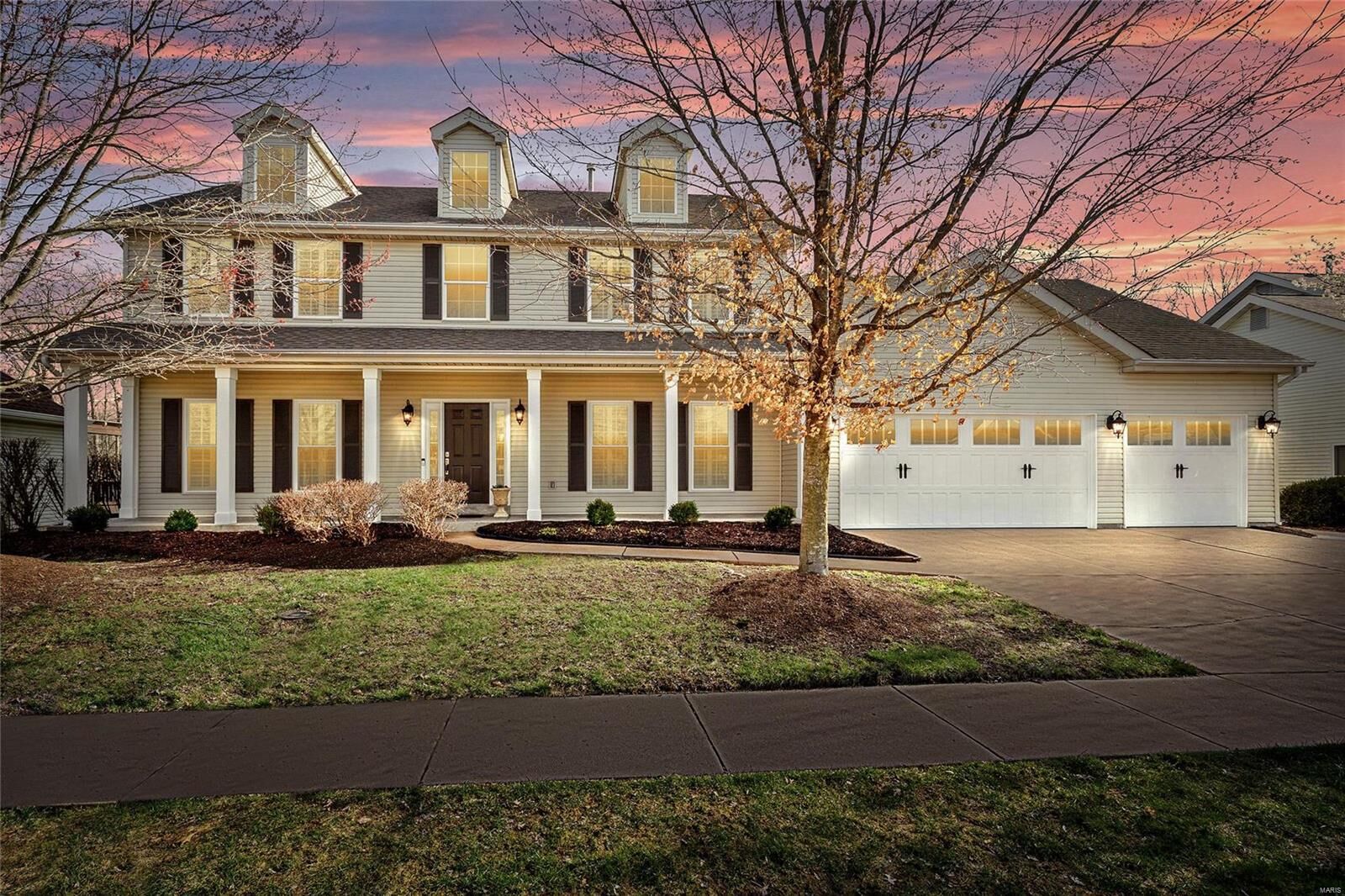 Property Photo:  542 Westonridge Court  MO 63021 