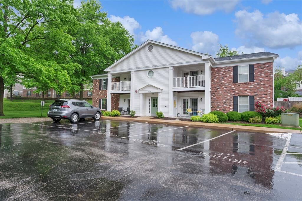 Property Photo: 3425 Country Stone Manor Drive H MO 63088