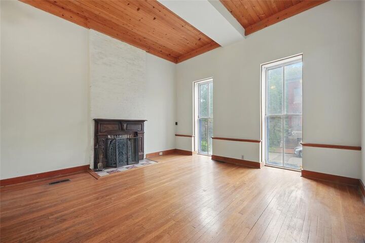 Property Photo:  1225 Mackay Place  MO 63104 