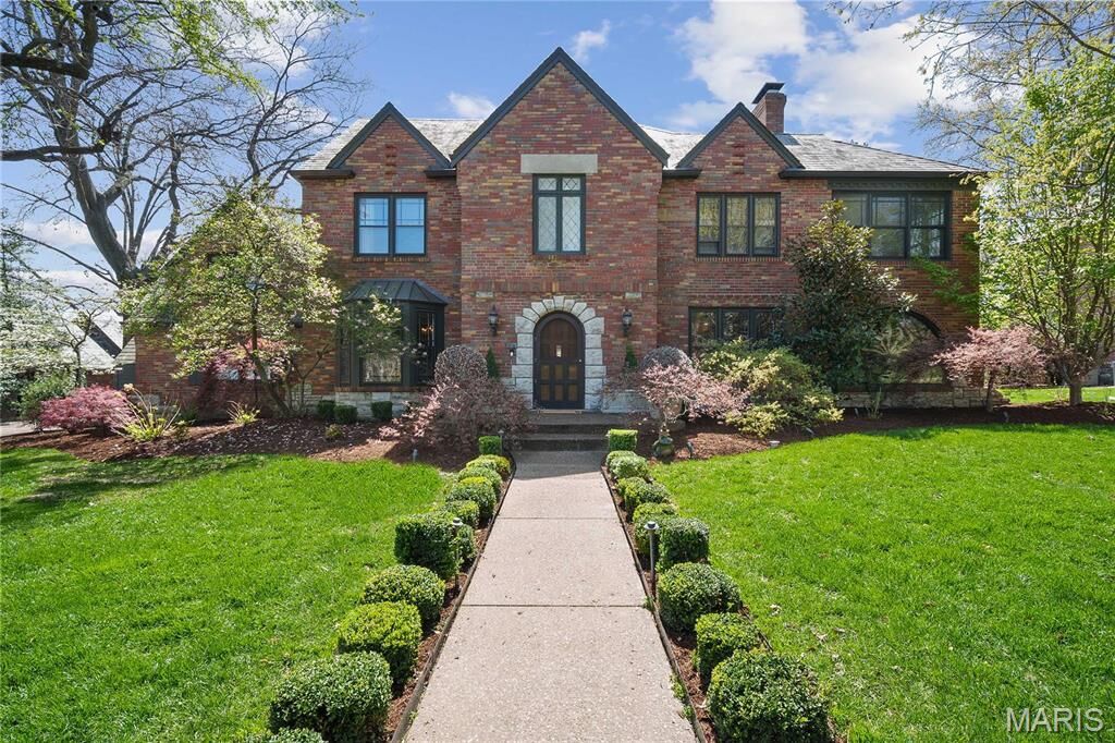 Property Photo: 77 Lake Forest Drive MO 63117