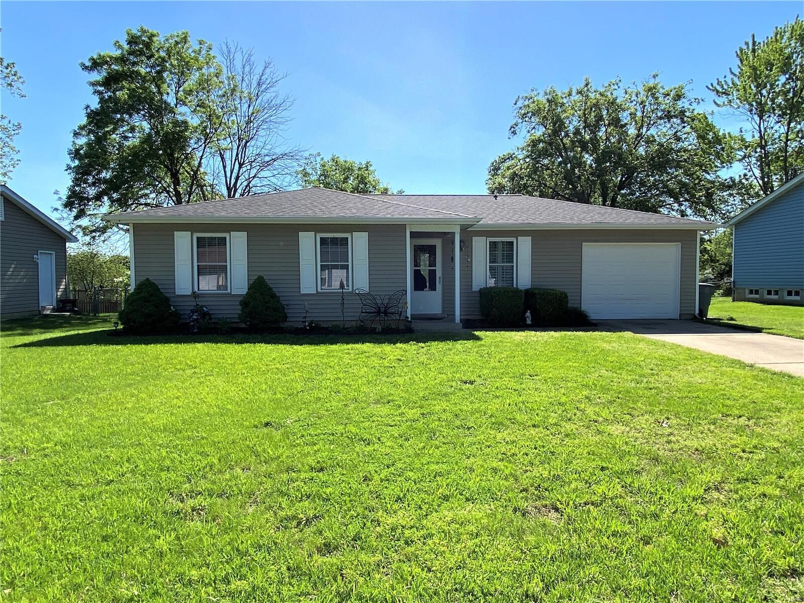 Property Photo: 1906 Winter Hill MO 63366