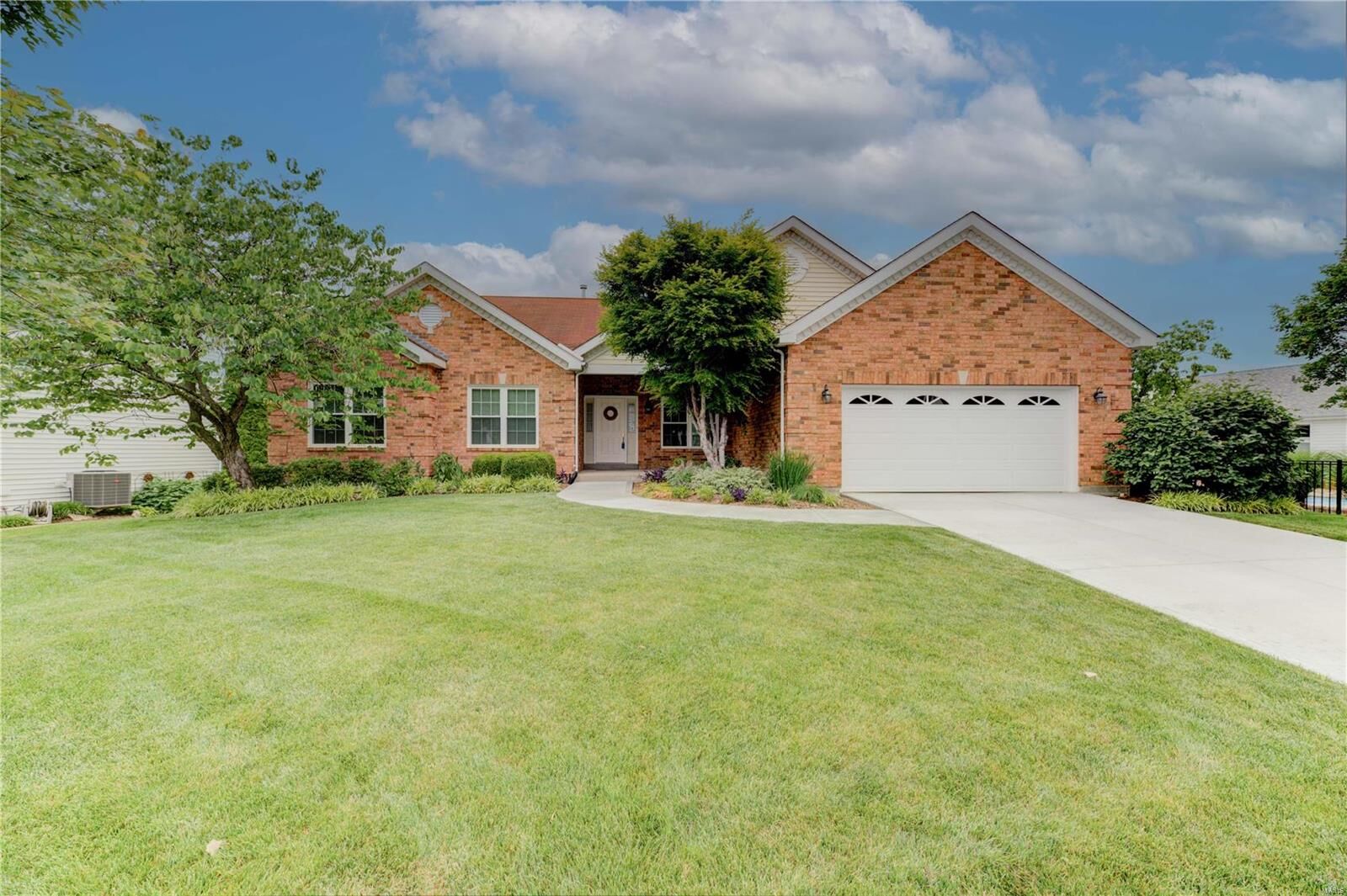 Property Photo: 460 Hamilton Meadows Drive MO 63026