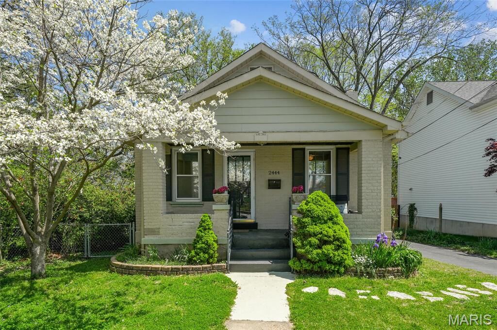 Property Photo: 2444 Helen Avenue MO 63144