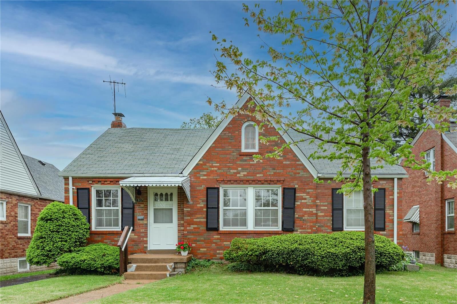 Property Photo: 2307 Brown Road MO 63114