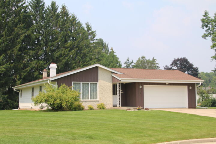 N59w23474 Lilac Ct  Sussex WI 53089 photo