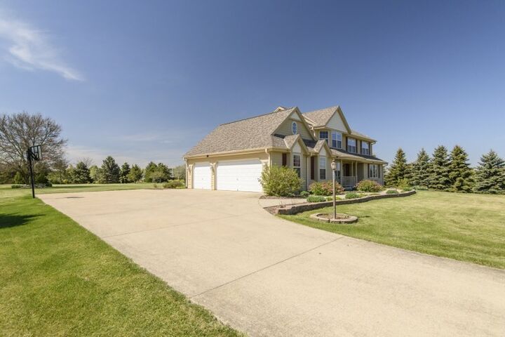 Property Photo: S92w34655 Joshua Way WI 53119