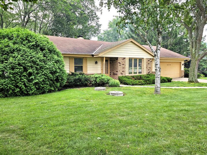 Property Photo: 5240 S Williams Rd WI 53146