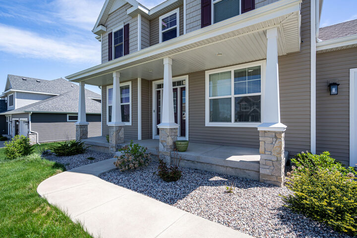 Property Photo: 8836 S Buckhorn Grove Way WI 53132