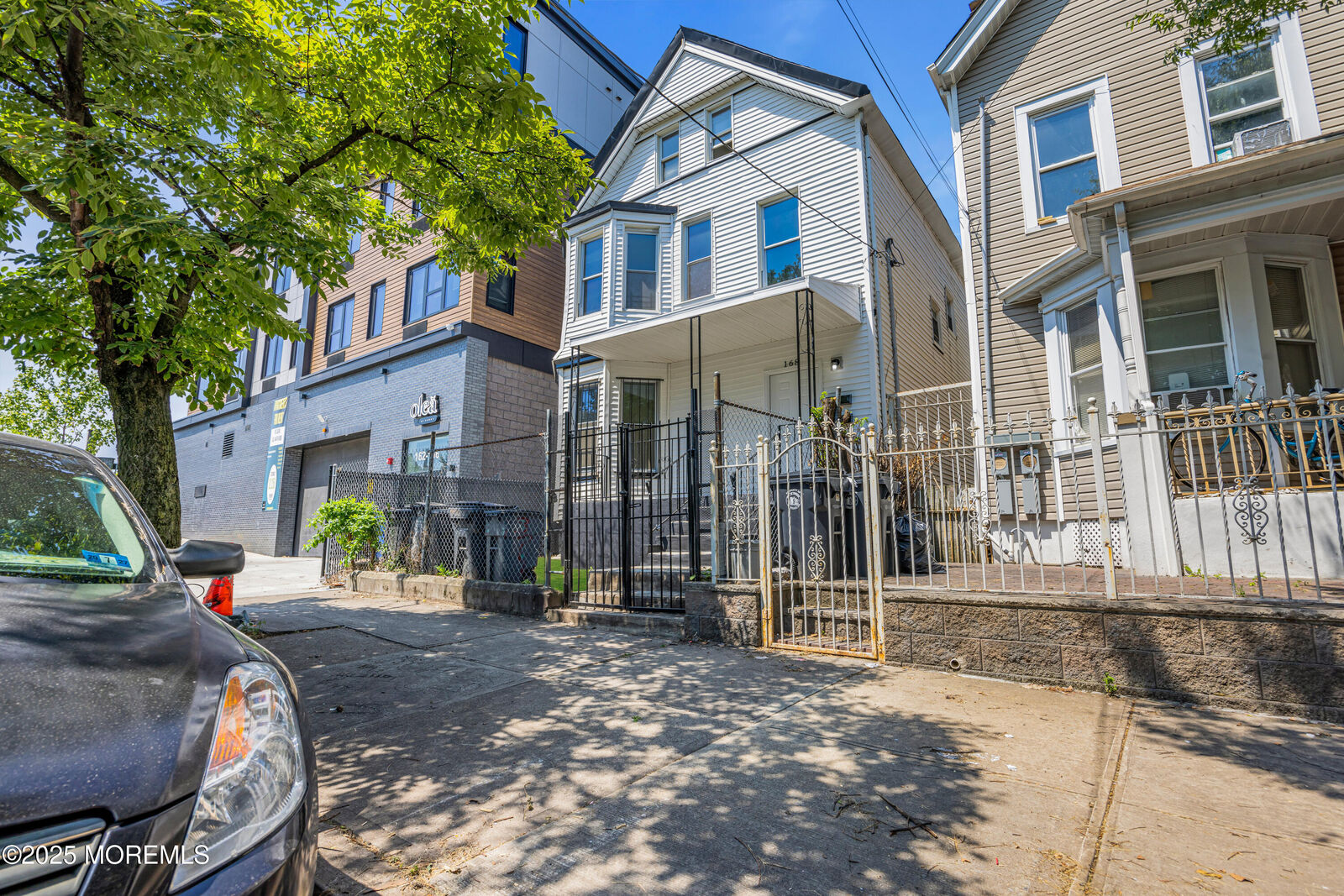 Property Photo:  168 N 5th Street  NJ 07107 
