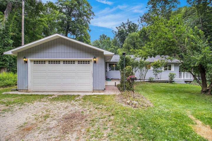 Property Photo: 5030 Russell Road MI 49337