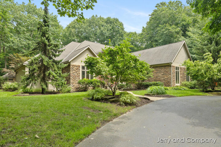 Property Photo: 16941 Shore Oaks East Lane MI 49424