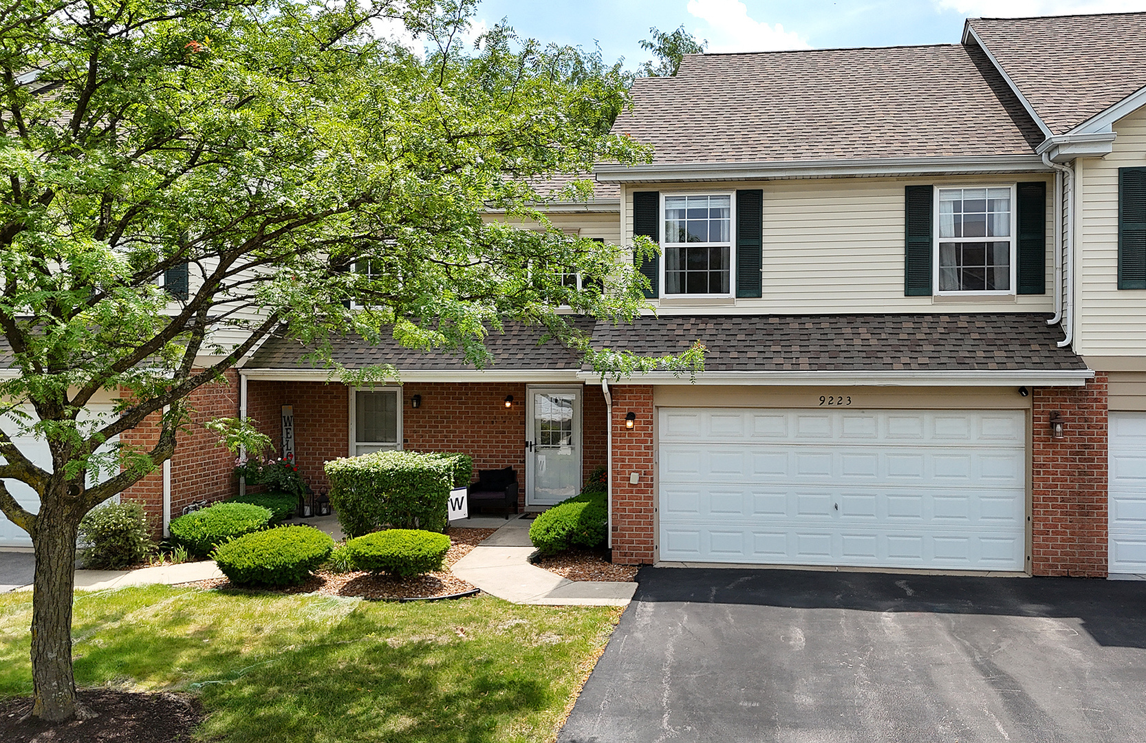 Property Photo: 9223 W Huntington Court IL 60448