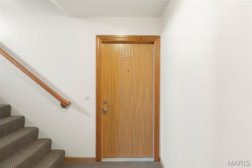 Property Photo: 21 Village West Court 201 MO 63090