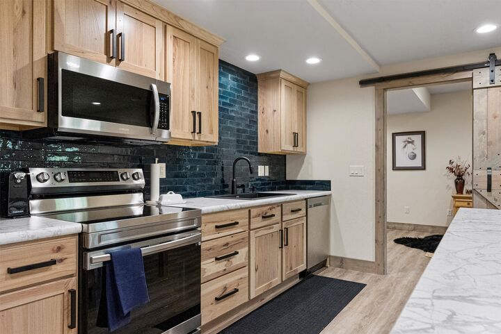 215 Peekaboo Trail  Hamilton MT 59840 photo