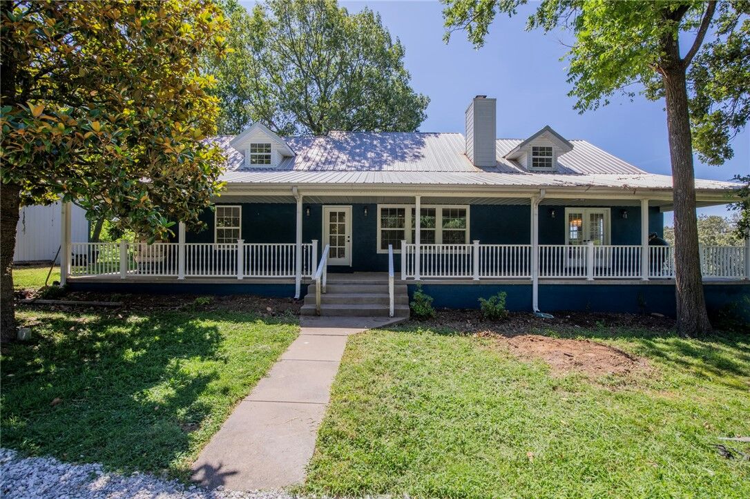 Property Photo: 17052 Robinson Road AR 72761