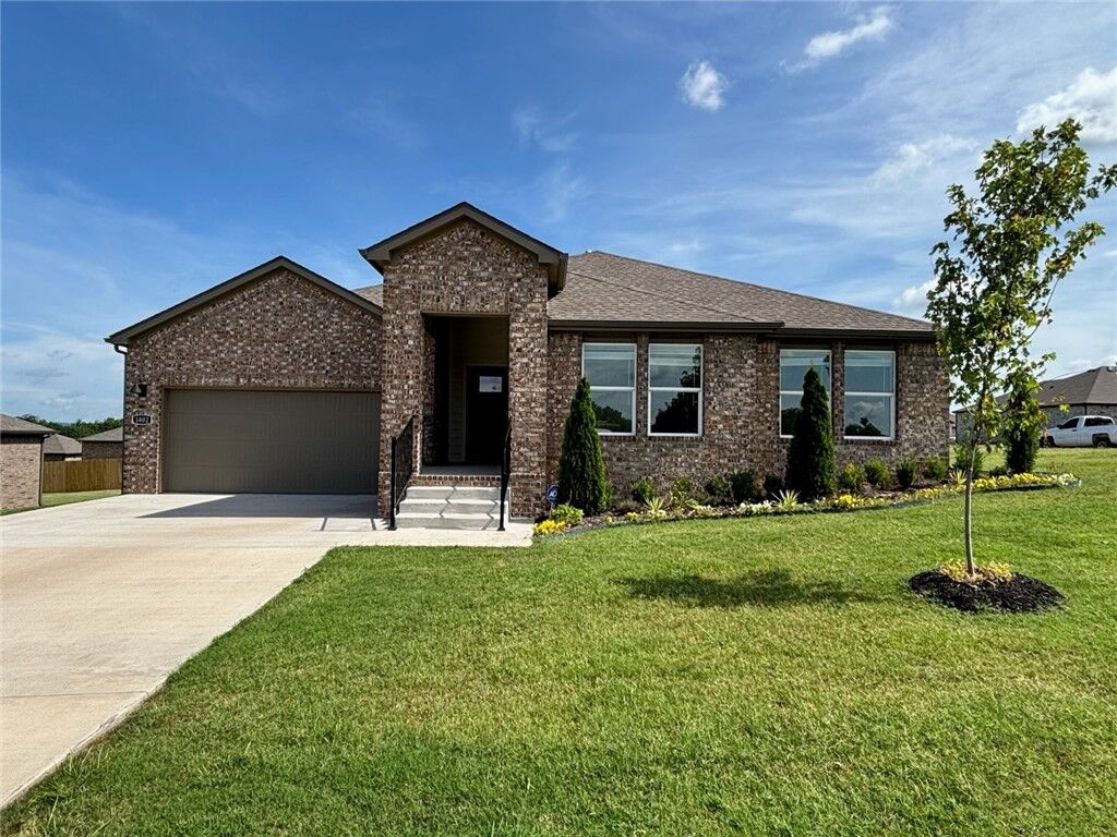 Property Photo:  108 Ratliff Avenue  AR 72751 