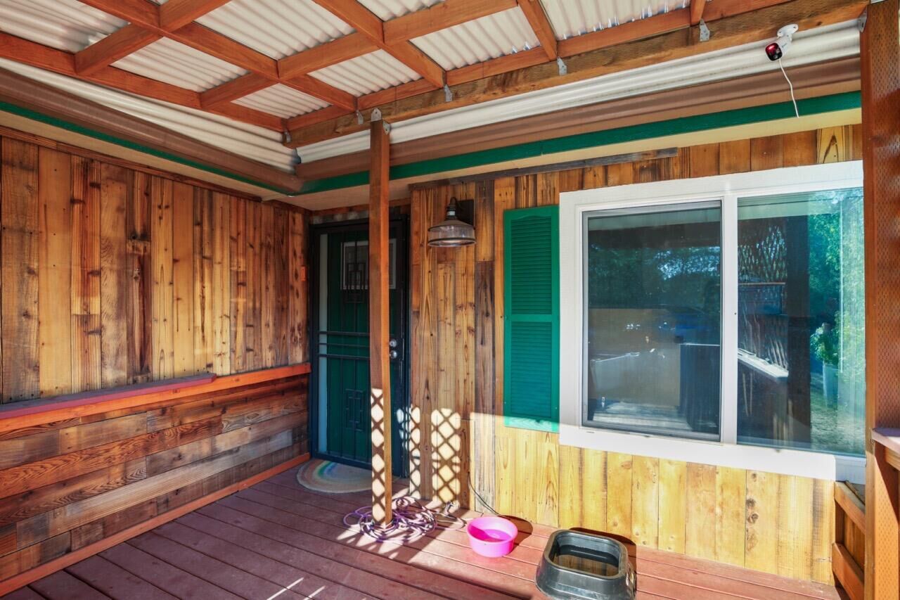 Property Photo:  805 Redwood Avenue  OR 97522 